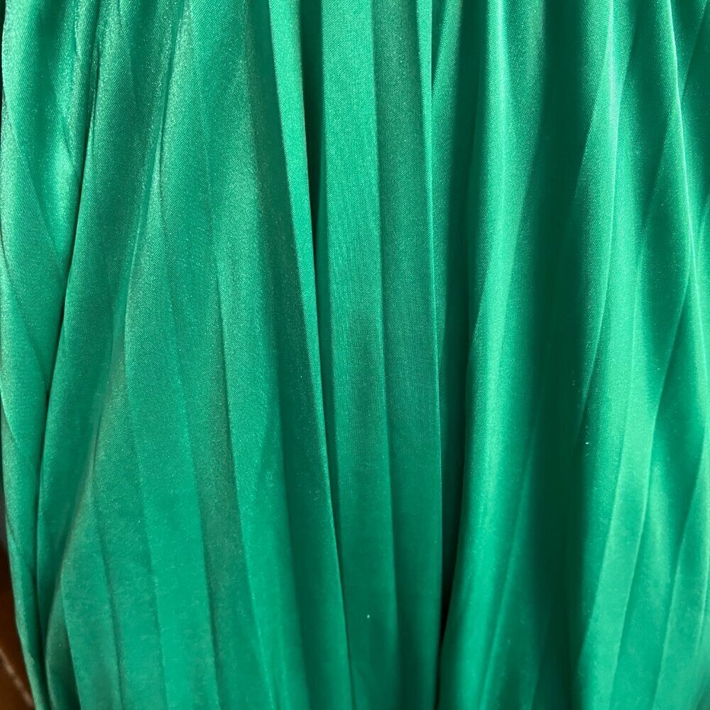 Appropriate Behavior Green Pleated Cocktail Dress - Picture 4 of 6